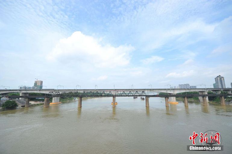 高清：南宁邕江铁路大桥“服役”58年后结束使命