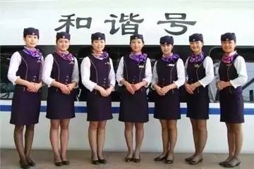 甘肃高铁学校：高铁乘务员是什么专业，高铁乘务员是做什么的