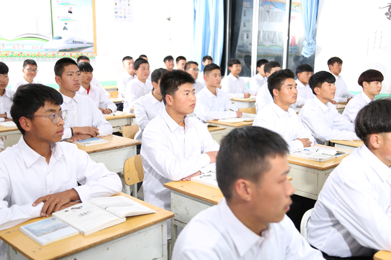 兰州高铁学校：理性看待教师的教育行为