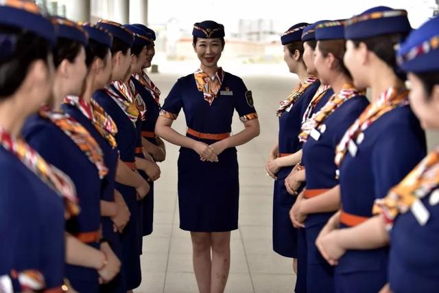 铁路学校的高铁乘务专业，女生最佳的选择